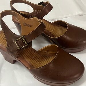 b.o.c. Women's Brown Leather Heels